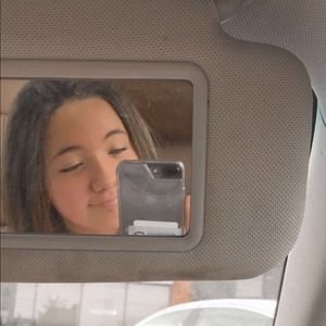 Meet your Posher, Kenzie